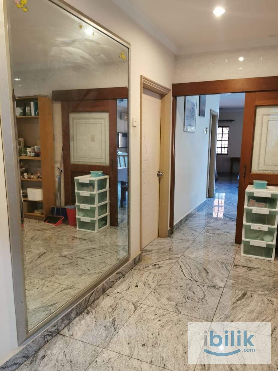 Bangalow Middle room at 28 Residency, Sunway Damansara - Image 1