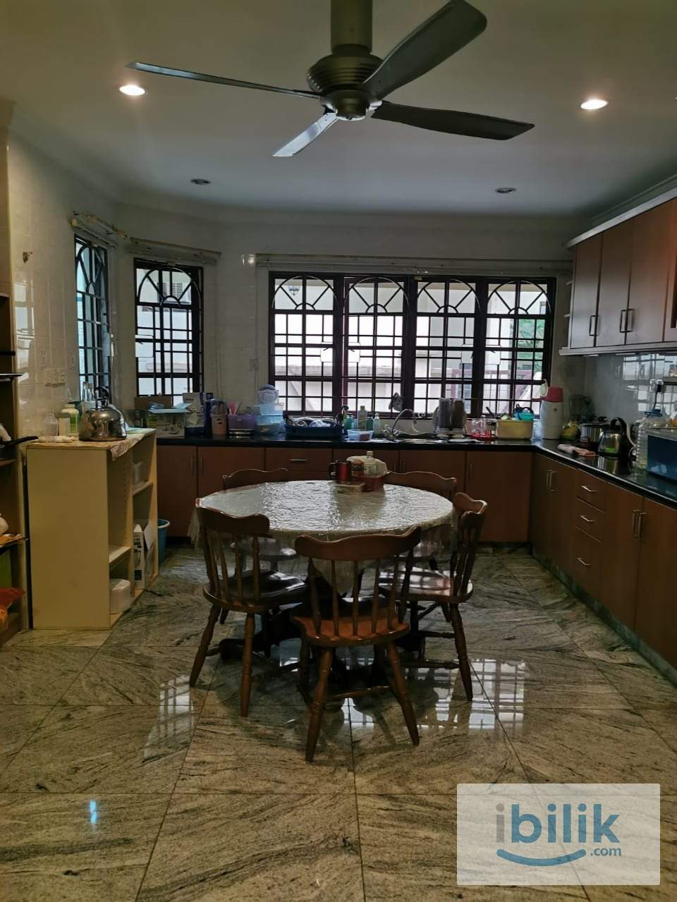 Bangalow Middle room at 28 Residency, Sunway Damansara - Image 3