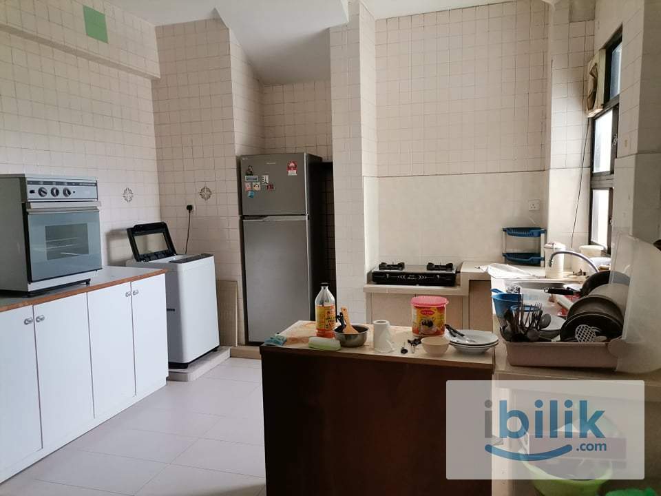 Middle Room - Image 2