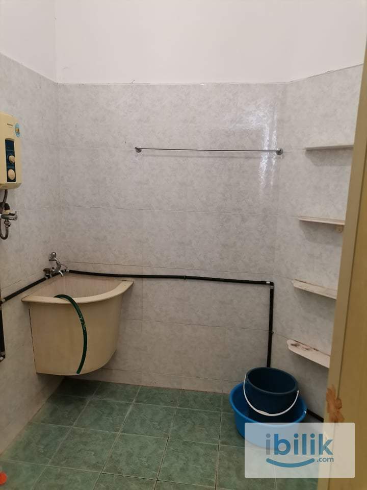 Middle Room - Image 3