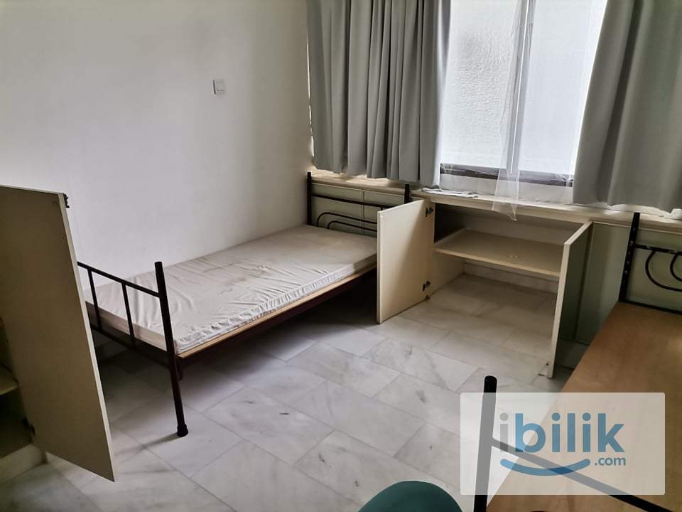 Middle Room - Image 1