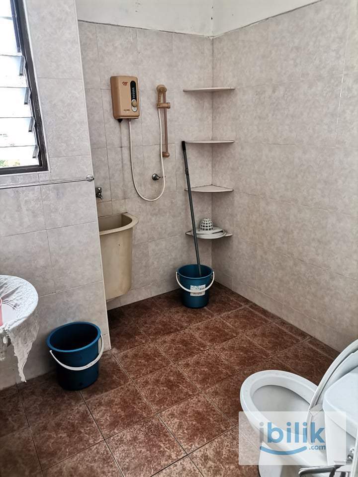Middle Room - Image 4