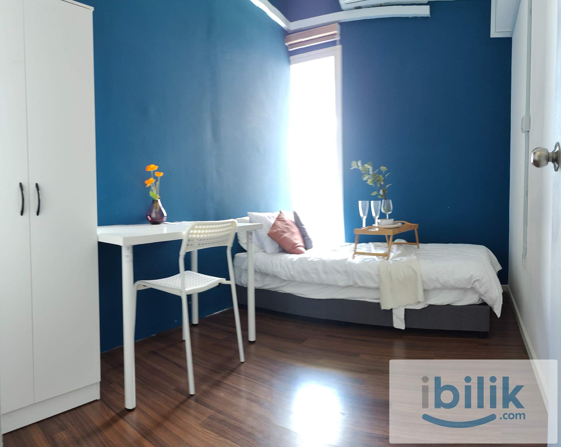 Small Room - Image 2