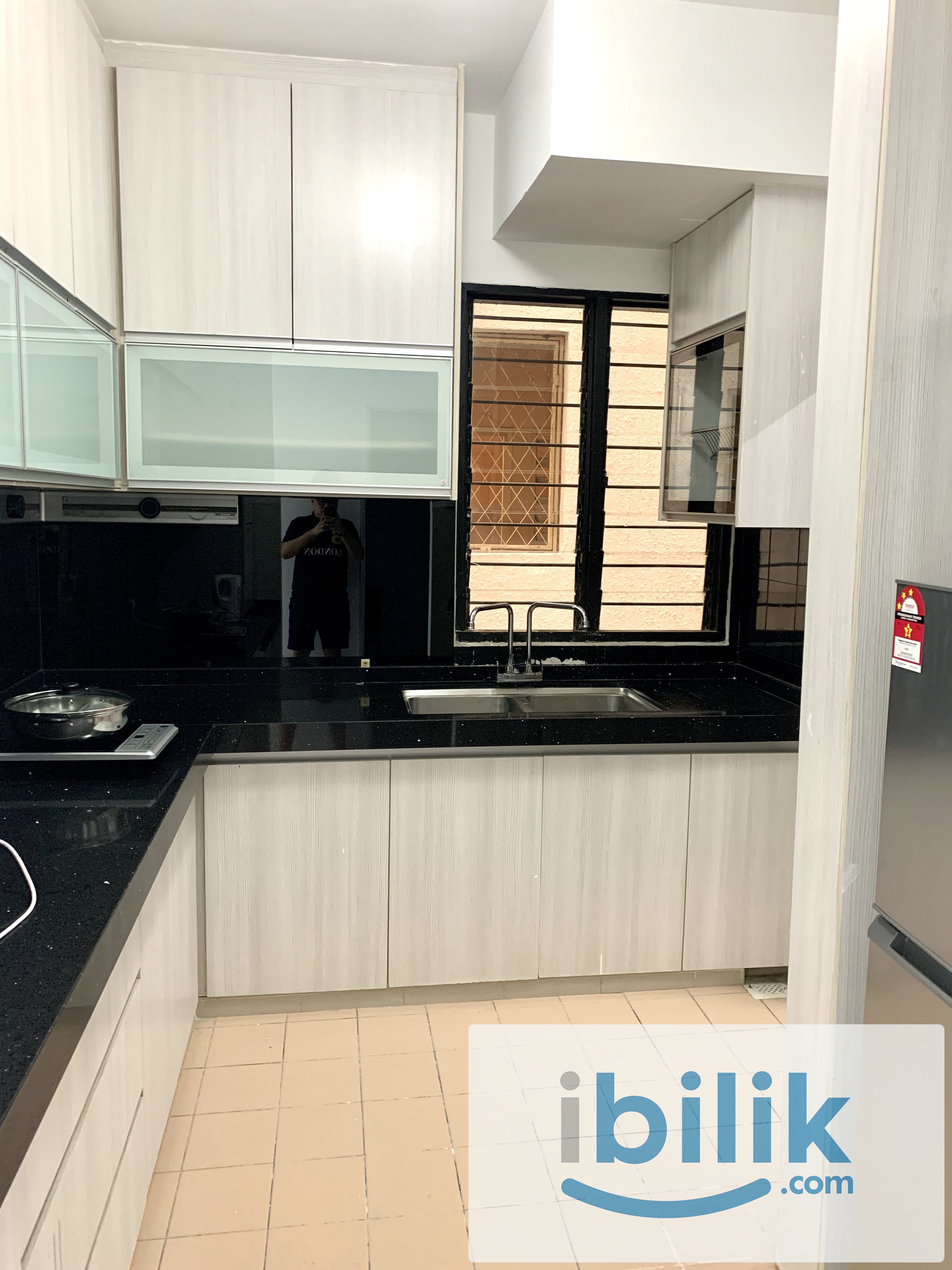 Middle room for rent at Puncak Damansara Condo - Image 3