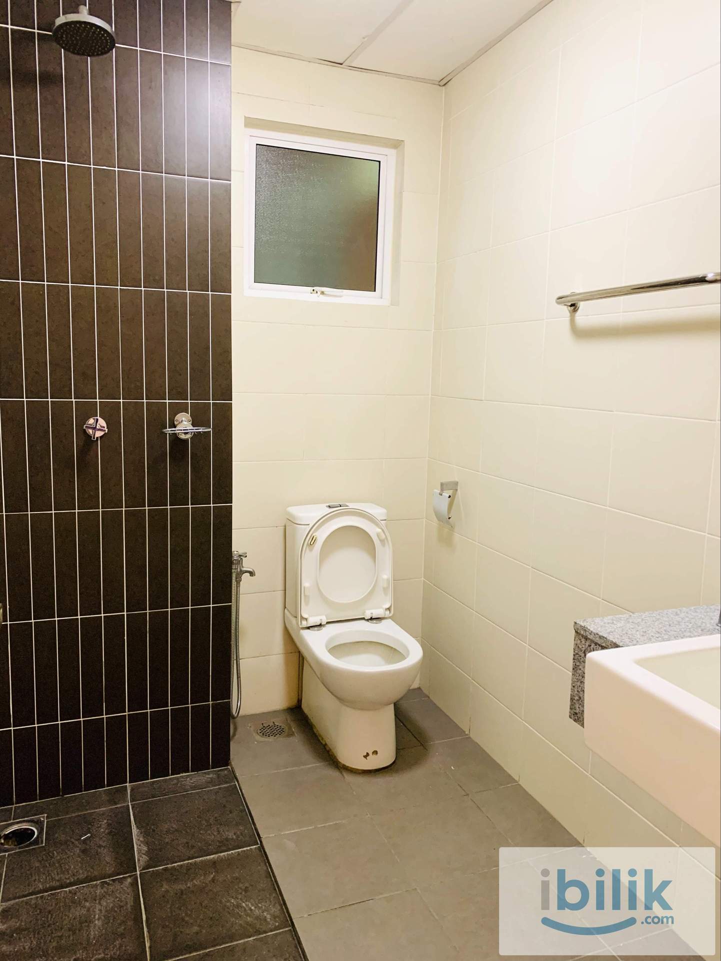 Female room at Metropolitan Square Damansara Perdana PJ - Image 1