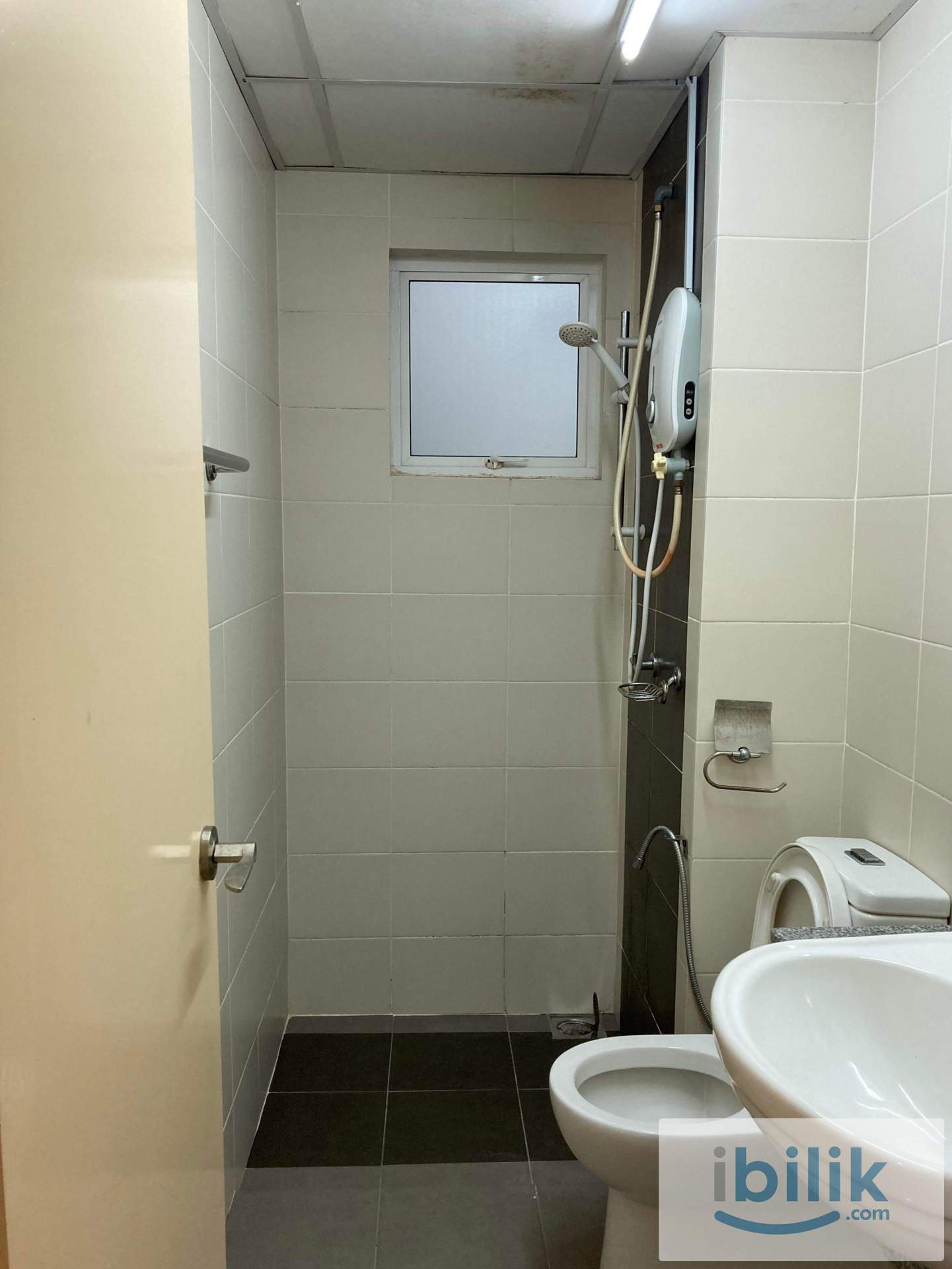 Middle room for rent at Metropolitan Square Damansara Perdana Petaling Jaya PJ - Image 2