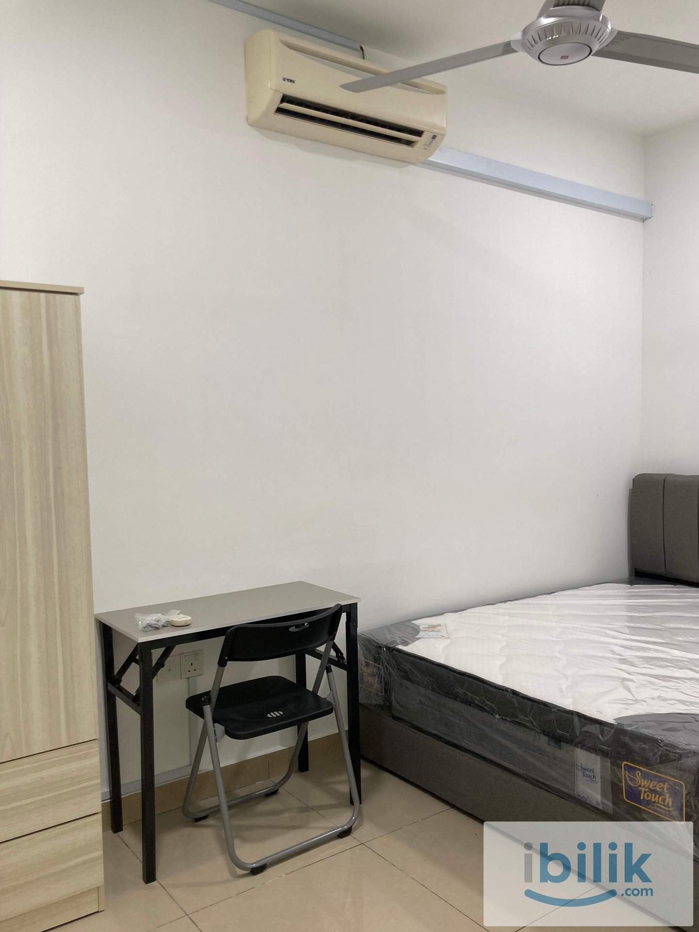 Middle room for rent at Metropolitan Square Damansara Perdana Petaling Jaya  - Image 1