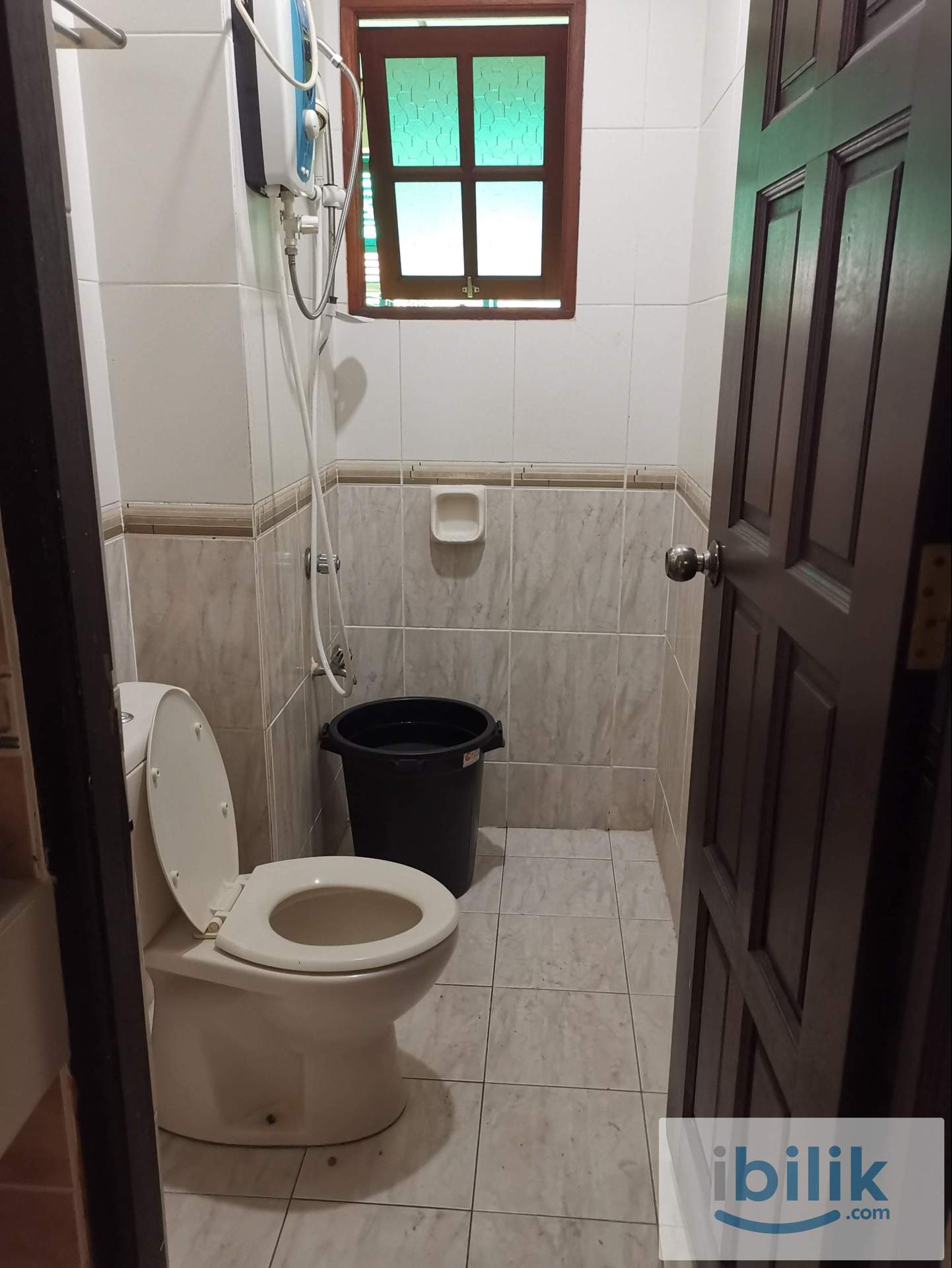 Cosy and spacious Middle Room for Rent at Stutong, Kuching, Sarawak - Image 2