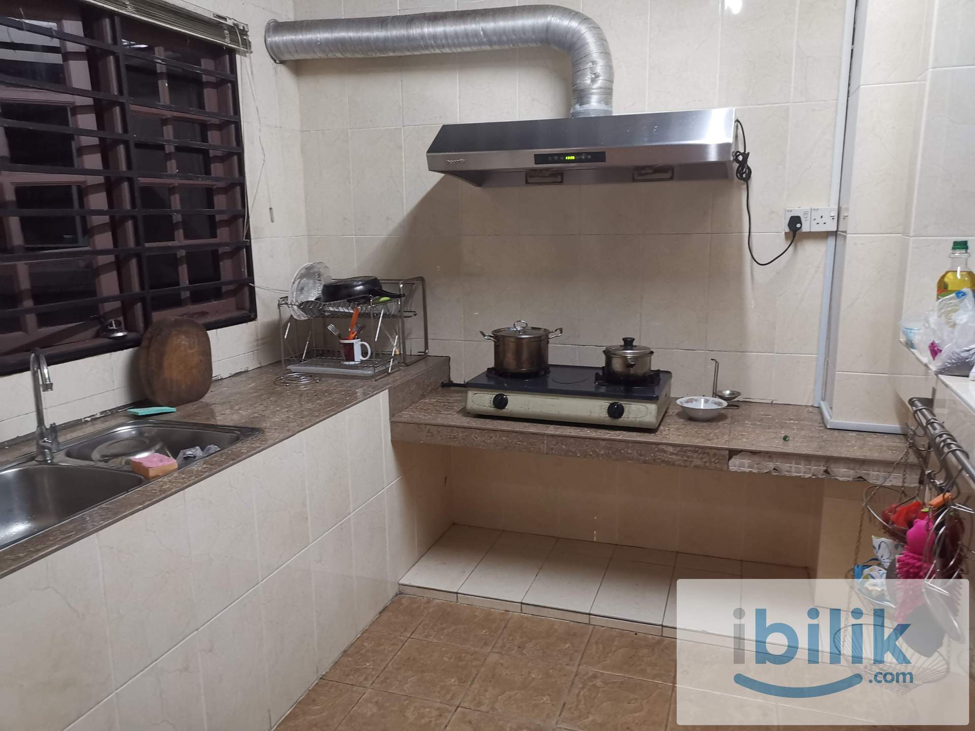 Spacious and Cosy Room to Rent in Stutong, Kuching - Image 2