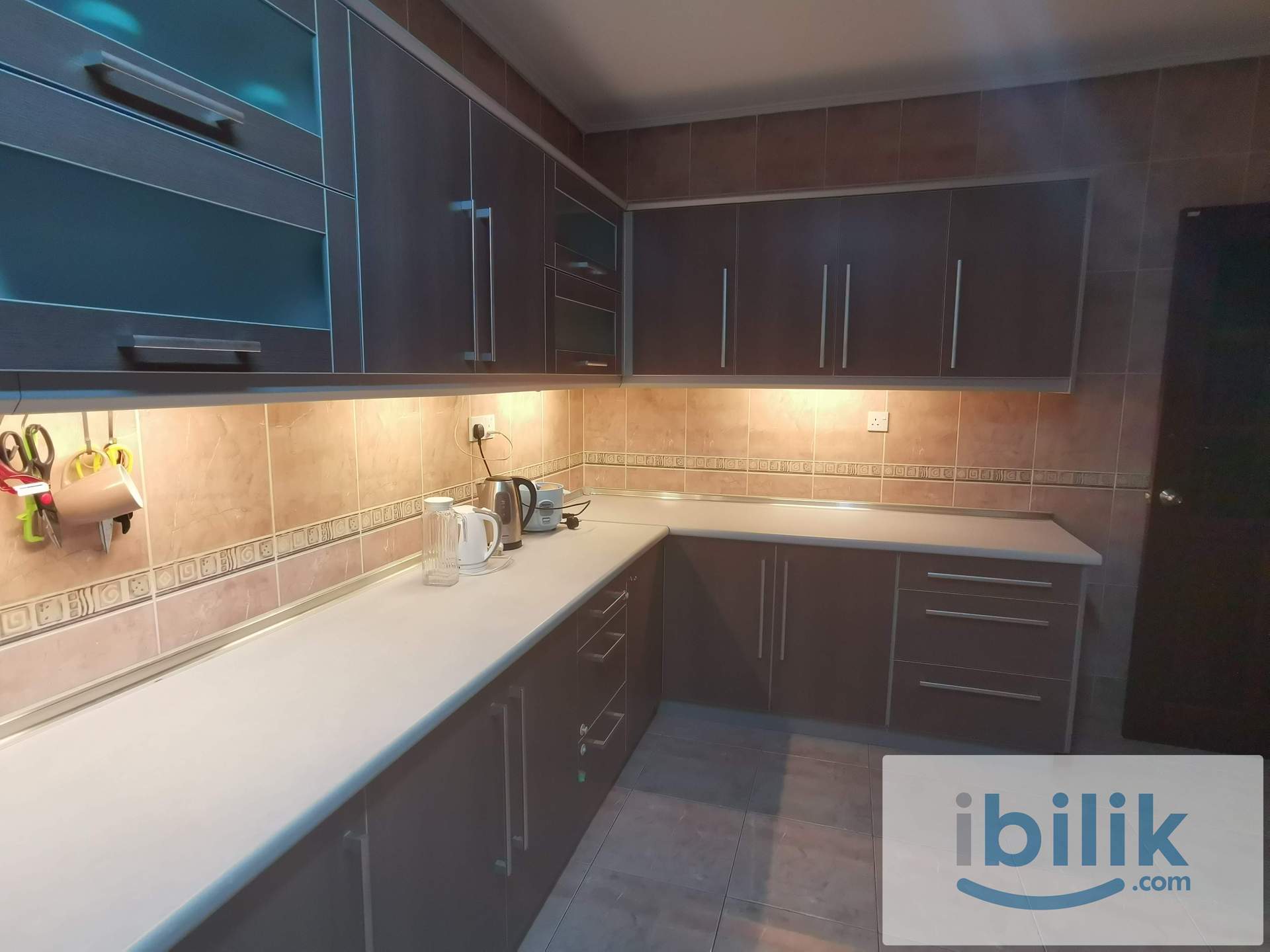 Spacious and Cosy Room to Rent in Stutong, Kuching - Image 3