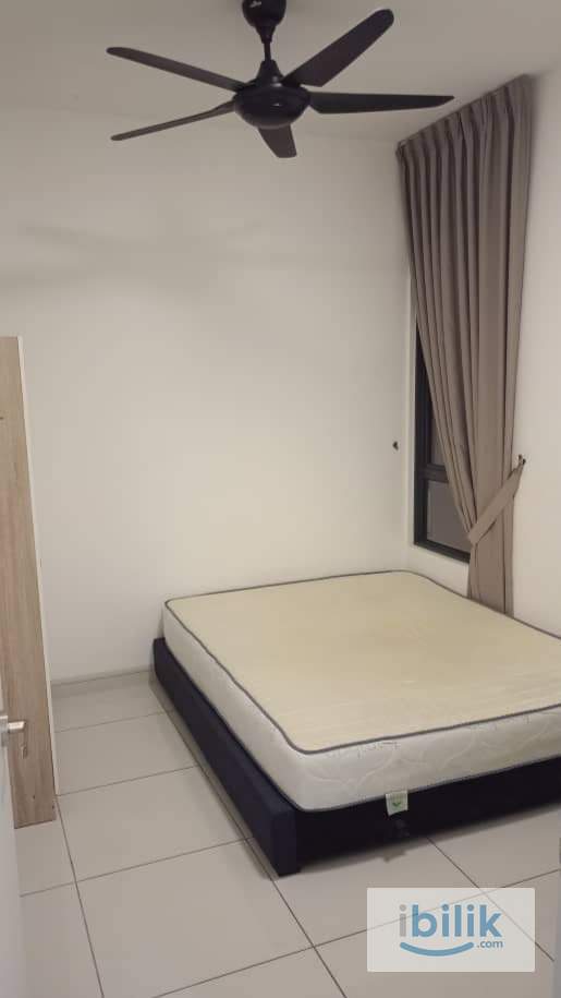Riana South Medium Room for rent - Image 1