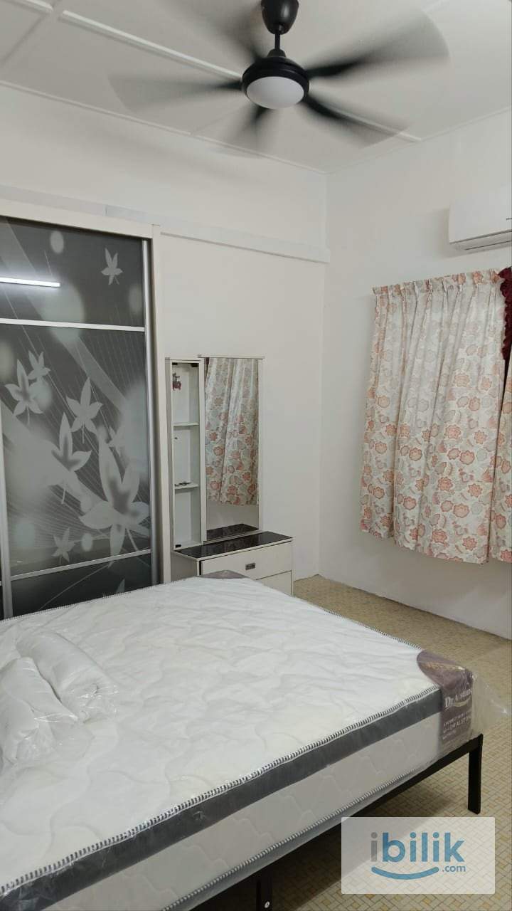 Medium room Jalan Keris, Taman Sri Tebrau for rent - Image 2