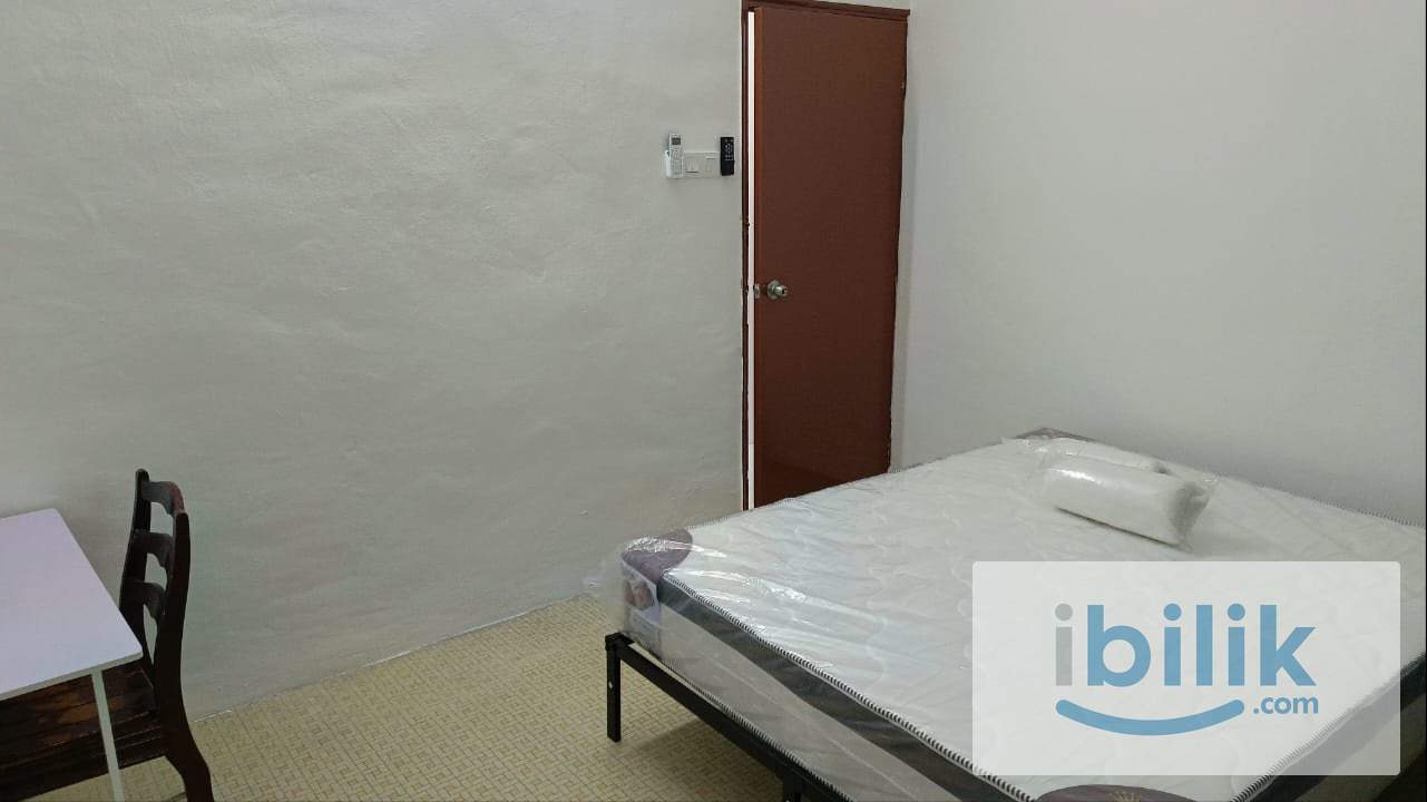 Medium room Jalan Keris, Taman Sri Tebrau for rent - Image 3