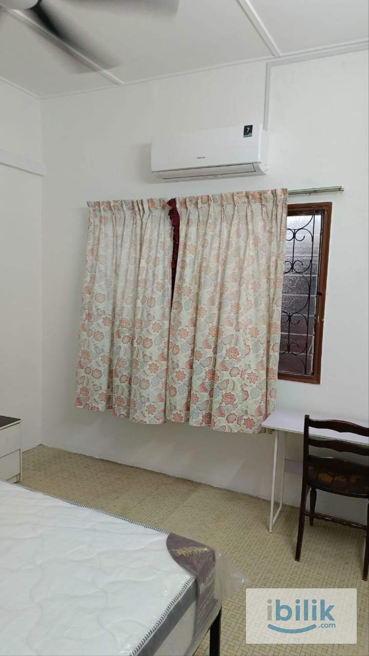 Medium room Jalan Keris, Taman Sri Tebrau for rent - Image 4