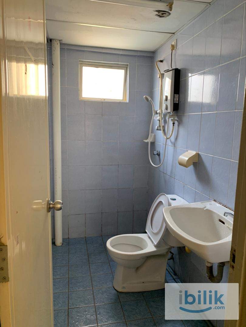 angkasa condo master room for rent - Image 2
