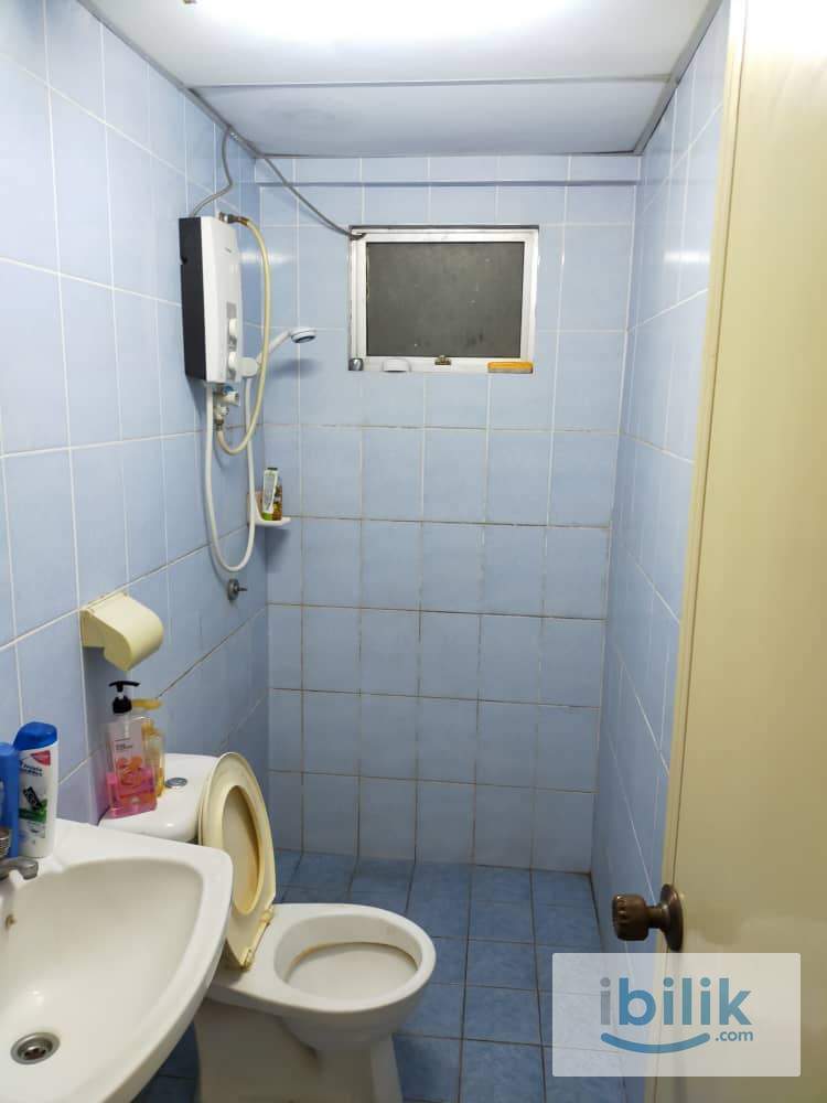 angkasa condo medium room for rent - Image 3