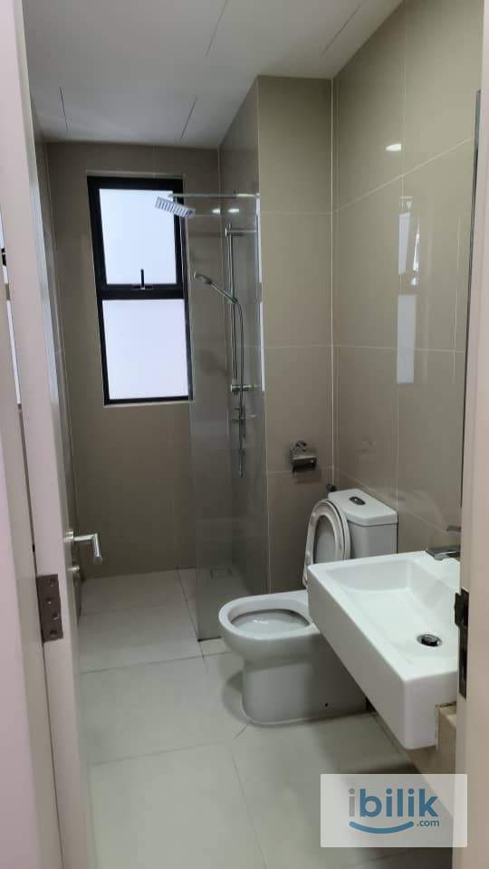 Middle room for rent @ Bangsar South - Image 4