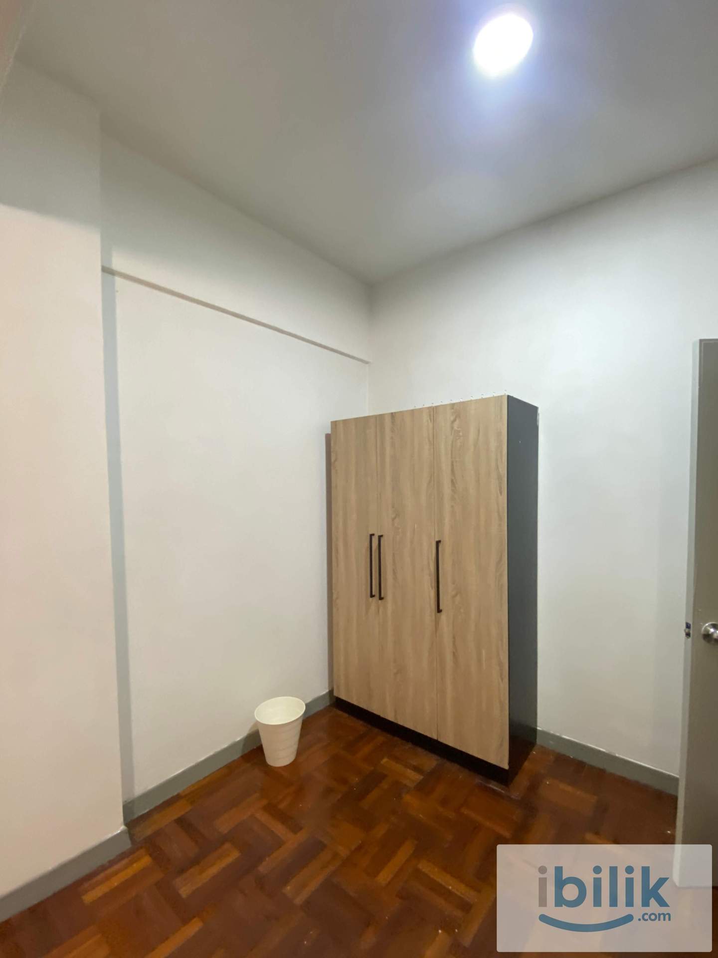 (MIXED UNIT) Middle Room at Pearl Point Condominium - Image 2