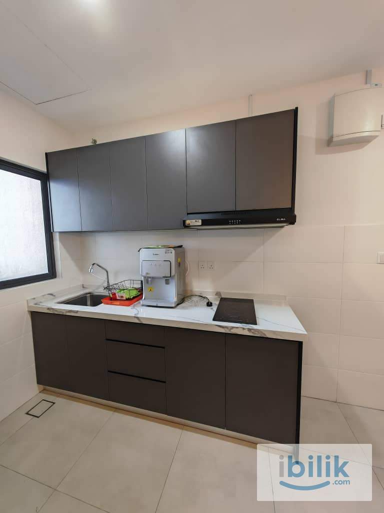 SMALL MIDDLE ROOM  - Image 3