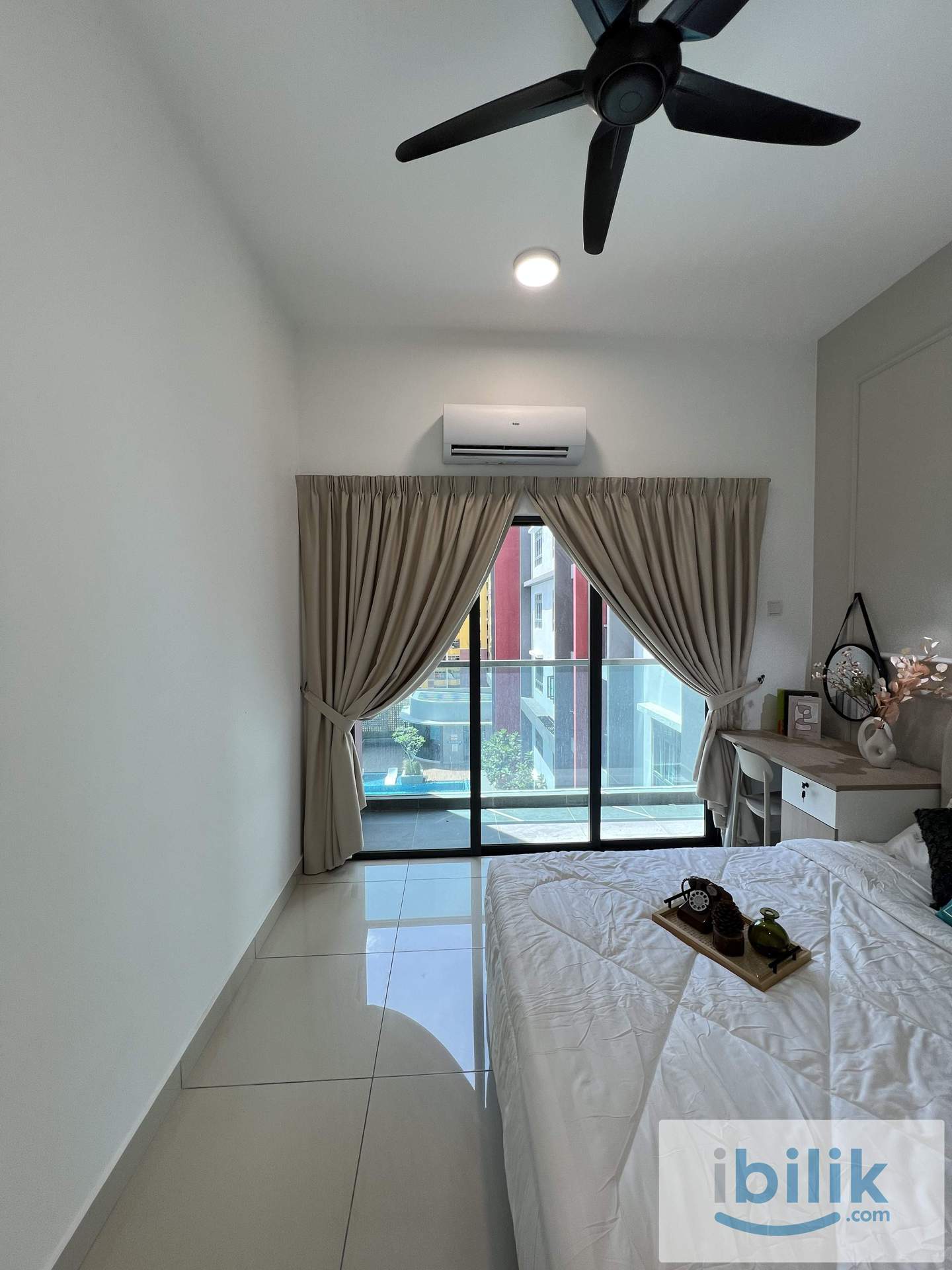 BALCONY MIDDLE ROOM (R2) - Image 3