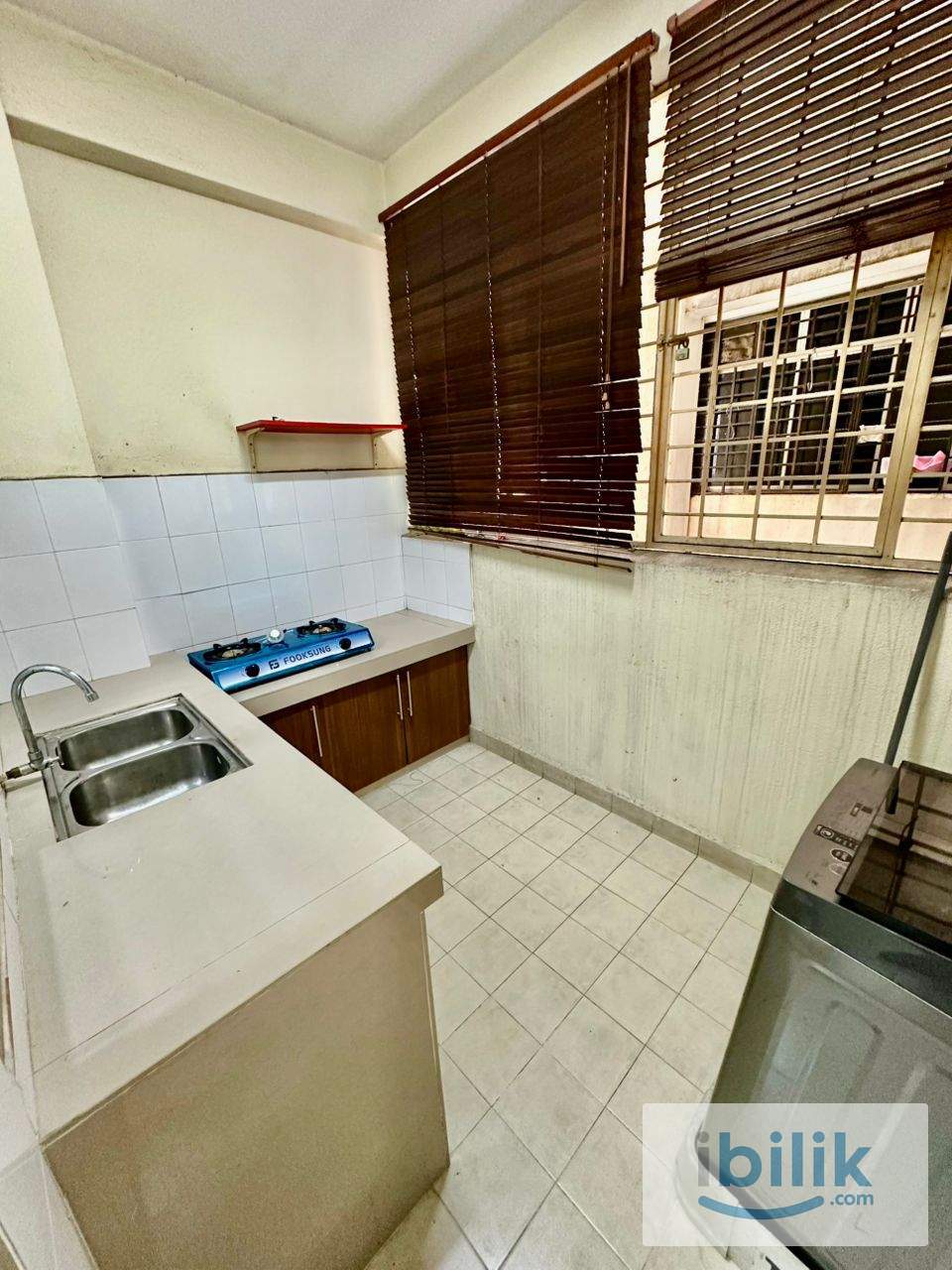 Fully furnished fortune avenue room for rent. walking distance to MRT - Image 4