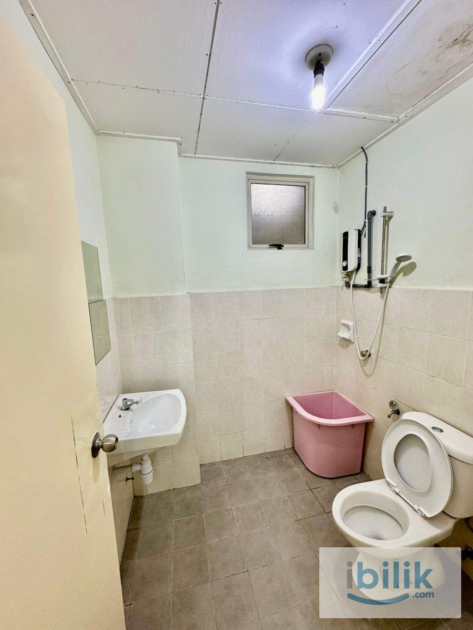Fully furnished fortune avenue room for rent. walking distance to MRT - Image 6
