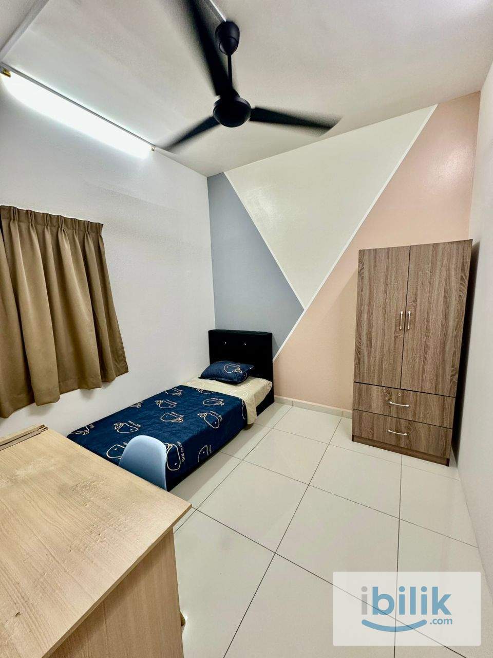 Fully Furnished Suria Putra Middle Room, Bukit Rahman Putra. Near Hospital Sungai Buloh, Daikin - Image 1
