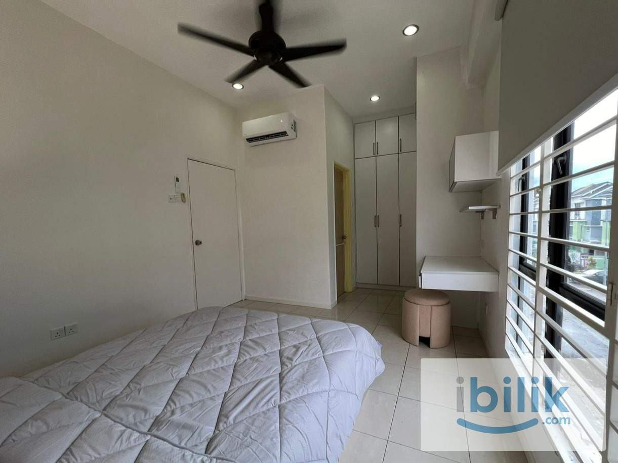 Medium Room - Image 4