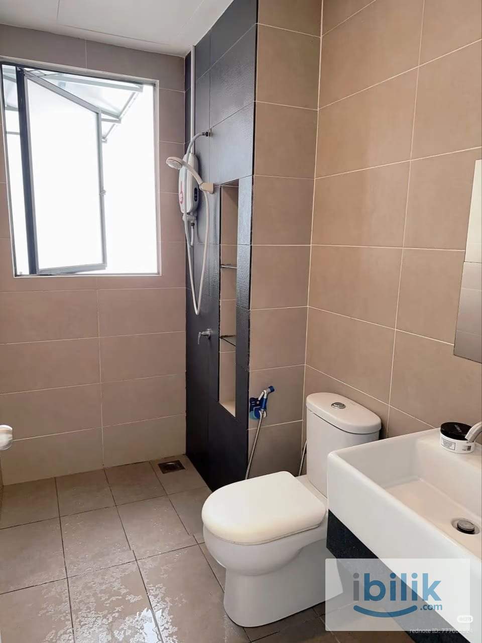 Medium room - Image 6