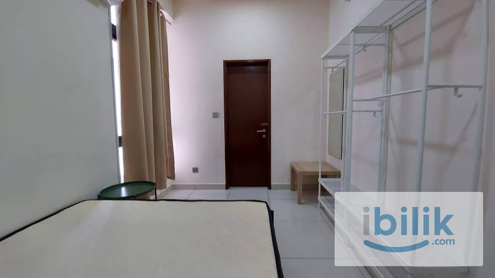 Female Small Room., J. Dupion Residence, Private entrance and bathroom - Image 3