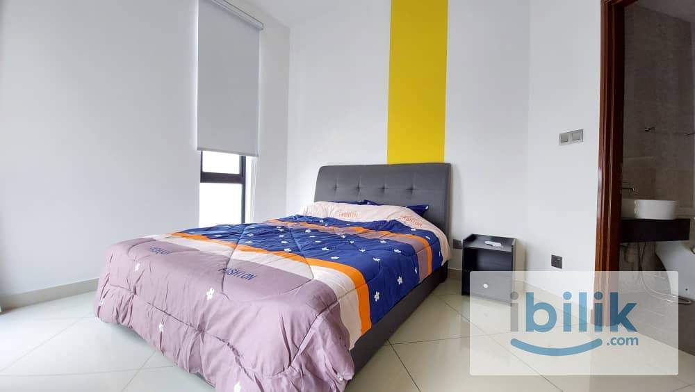 Mixed Master Room., J. Dupion Residence, Private entrance and bathroom - Image 2