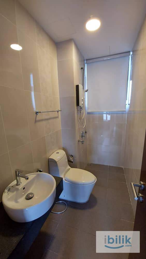 Mixed Master Room., J. Dupion Residence, Private entrance and bathroom - Image 4