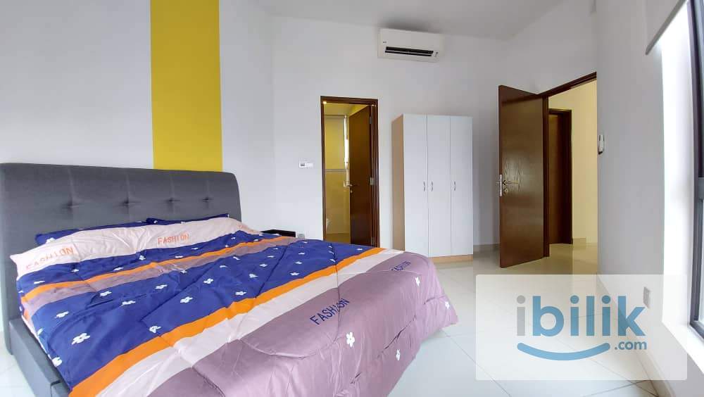 Mixed Master Room., J. Dupion Residence, Private entrance and bathroom - Image 1