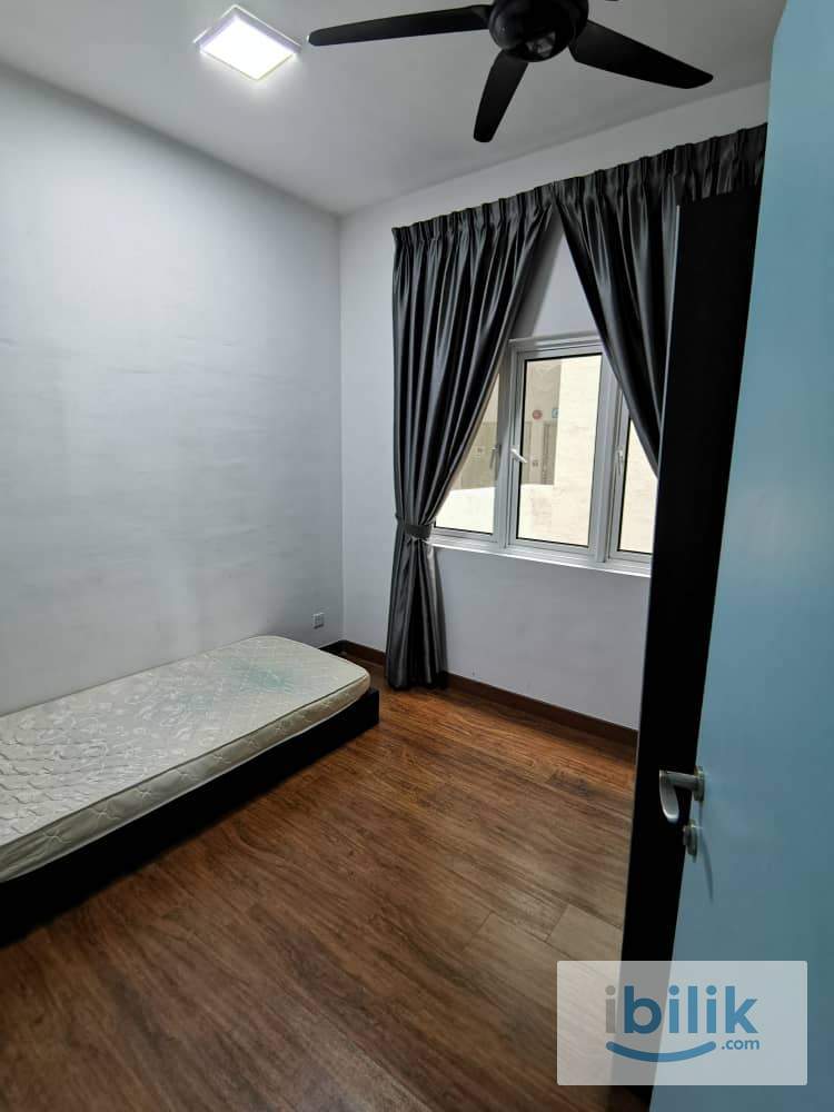 High Floor Unit Mid Room for female only ** AVAILABLE EARLY OF JULY 2026** - Image 3