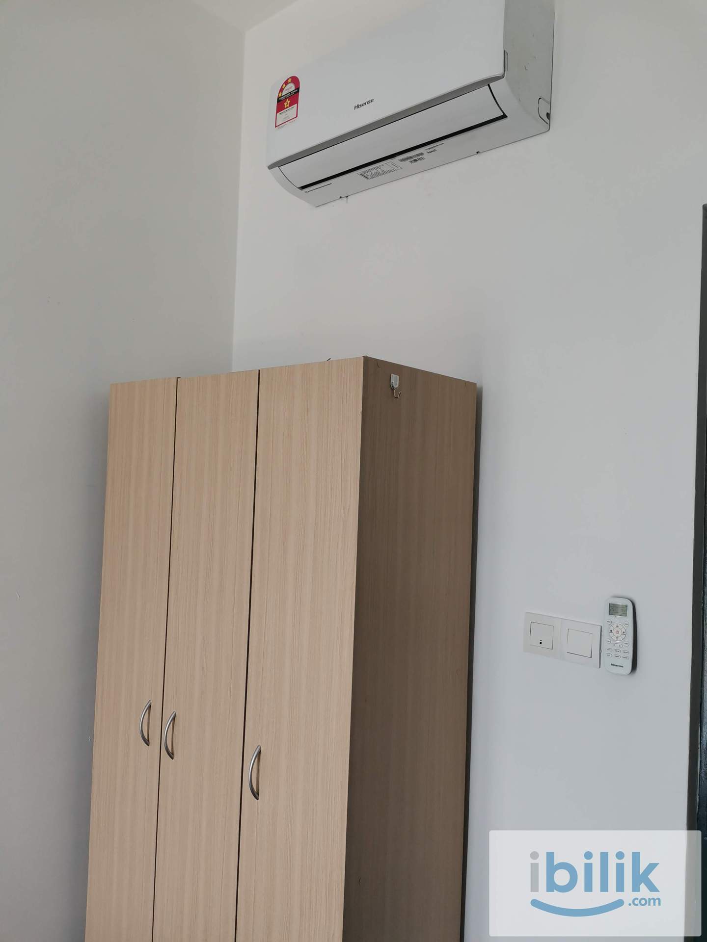 HIGH FLOOR MID ROOM UNIT WITH AIRCON - FOR MALE ONLY - Image 4