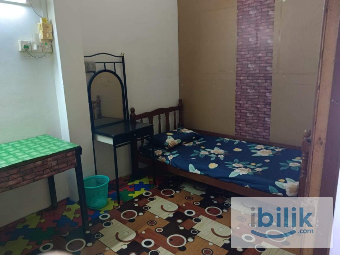 Single Room at Ayer Tawar, Perak - Image 3
