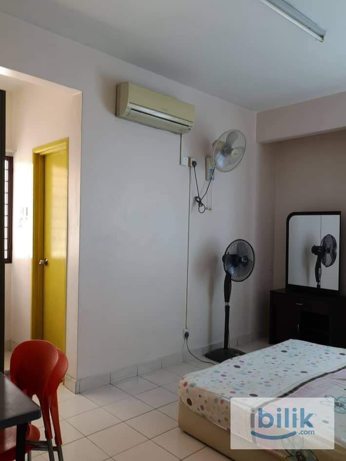 Master BedRoom at Casa Puteri, Bandar Puteri Puchong - Image 4