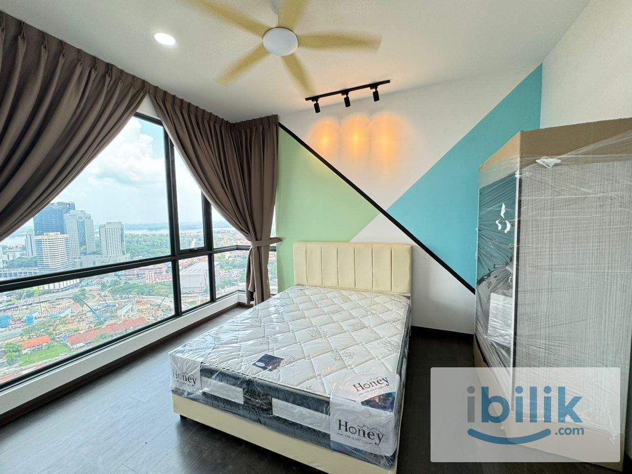 CIQ SKS Pavillion Residences Master Room For Rent  - Image 2
