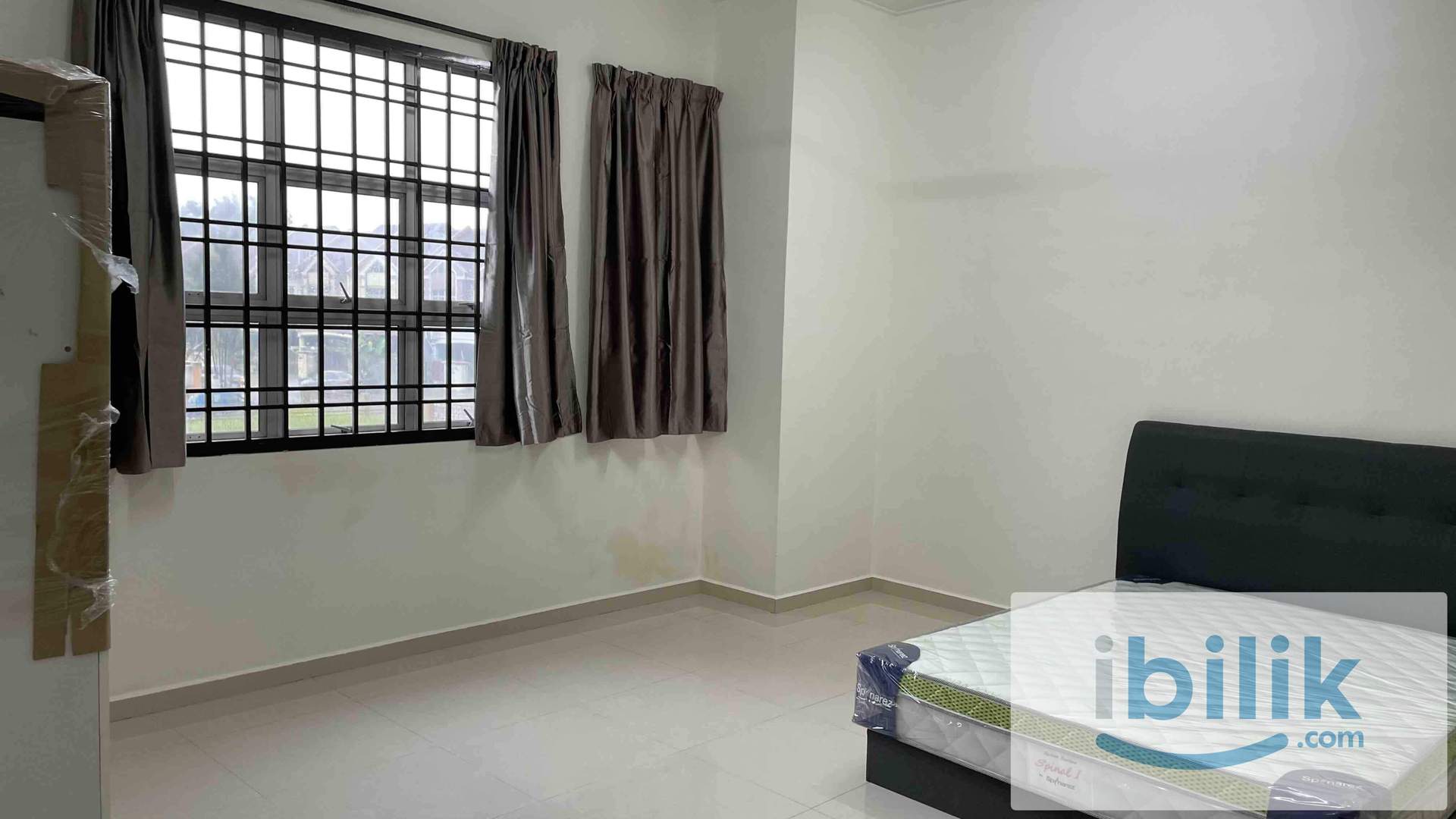 Master Room at Taman Nusa Indah, Iskandar Puteri - Image 2