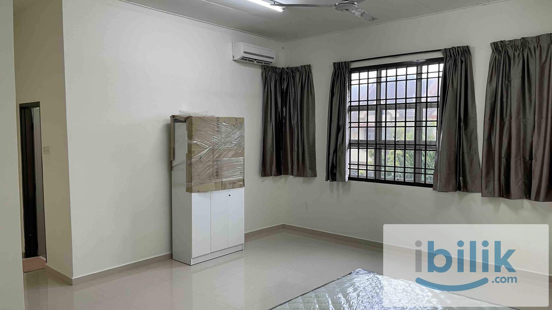 Master Room at Taman Nusa Indah, Iskandar Puteri - Image 1