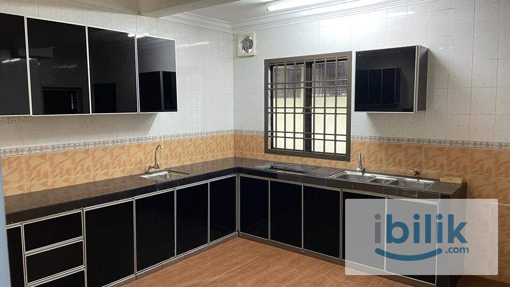 Master Room at Taman Nusa Indah, Iskandar Puteri - Image 7