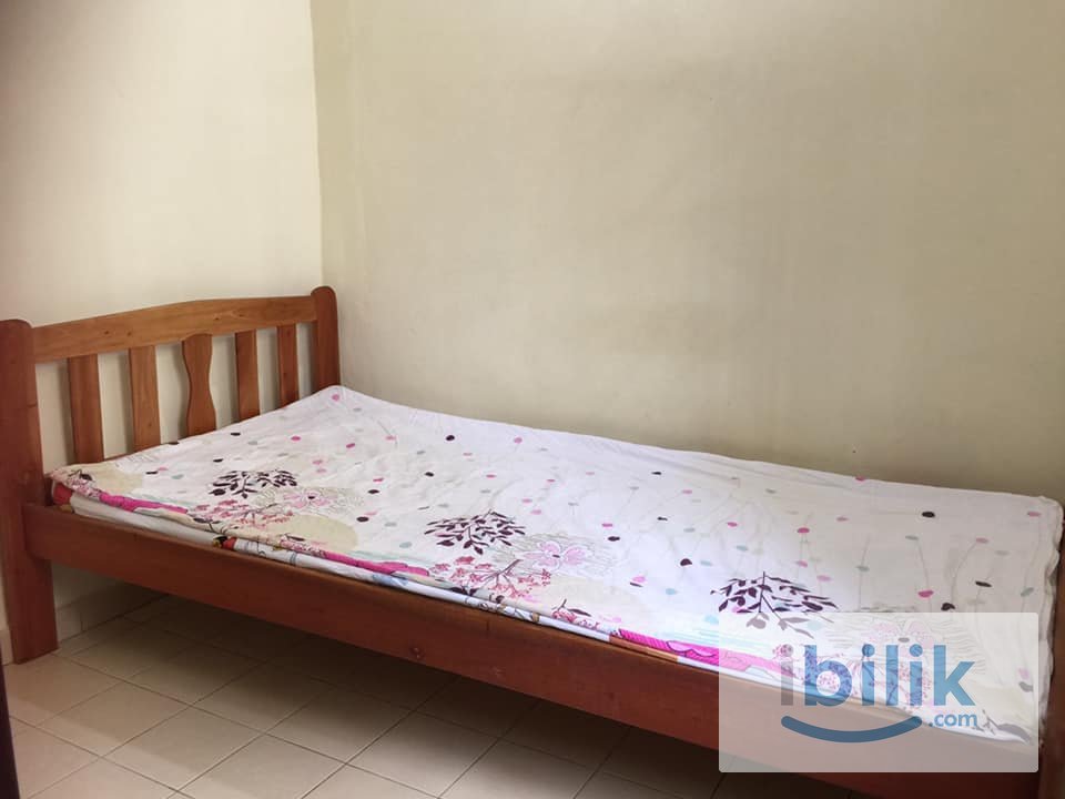 Mater Room for Rent - Image 1