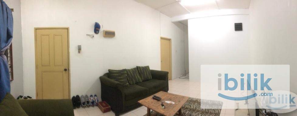 Master Room– Tonwhouse with private bathroom & Aircond At Taman Puncak Perdana (UITM) - Image 5