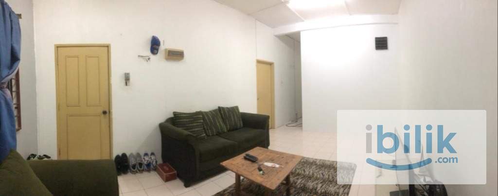 Medium Room – Sharing/ Private Room At Townhouse Taman Puncak Perdana (UITM) - Image 3