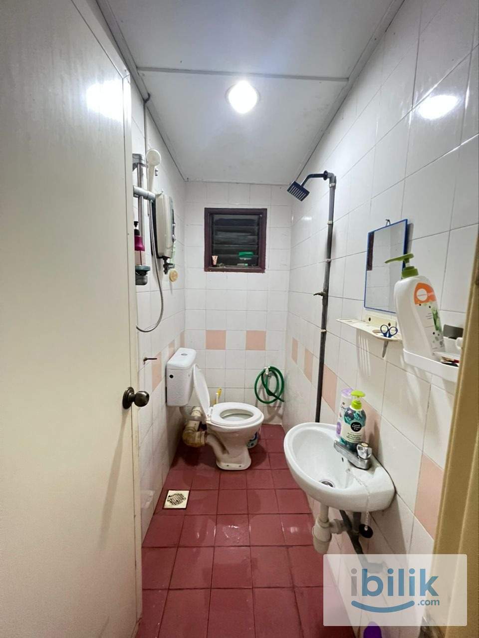 Medium Room – Sharing/ Private Room At Townhouse Taman Puncak Perdana (UITM) - Image 4
