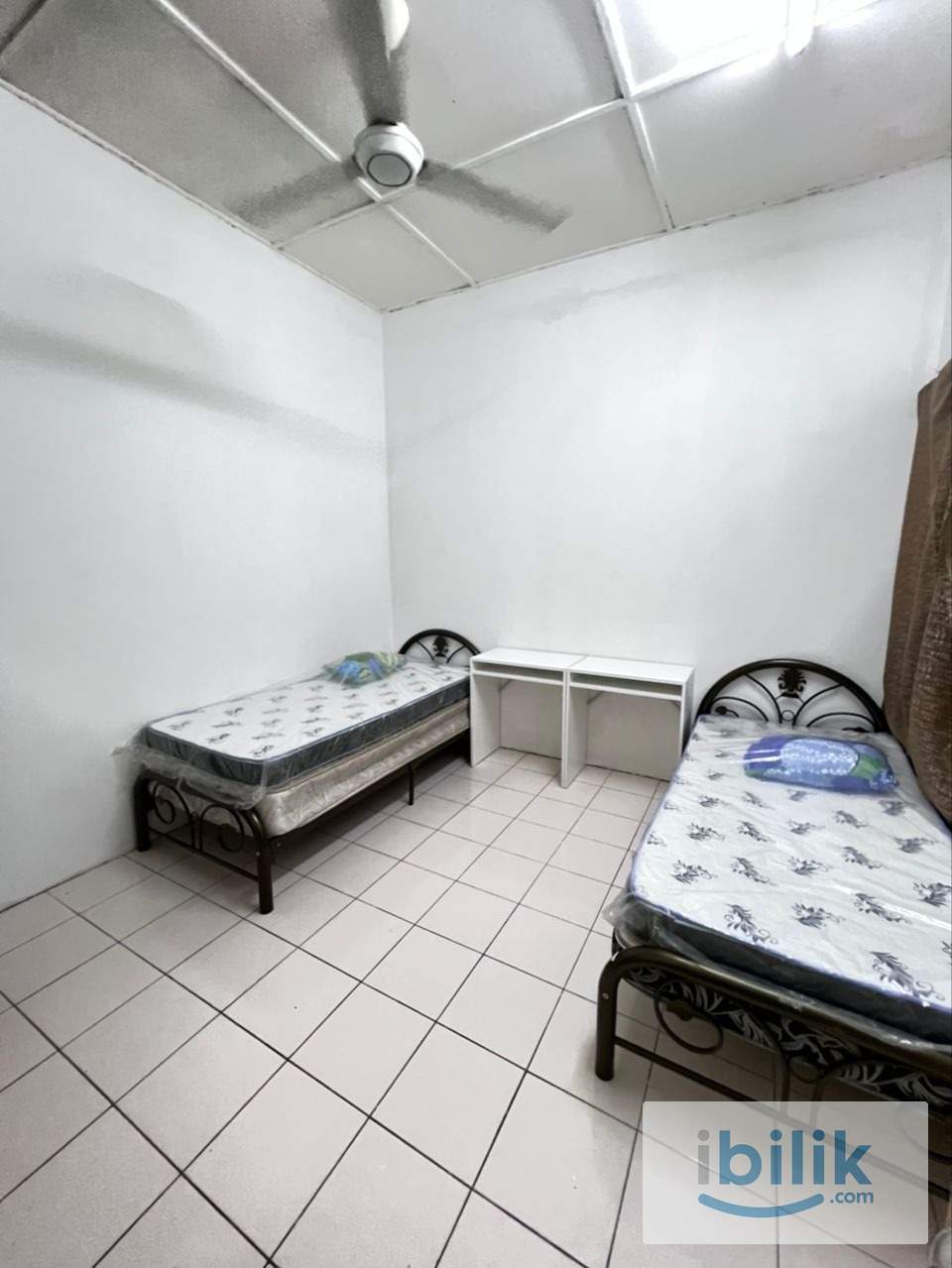 Medium Room – Sharing/ Private Room At Townhouse Taman Puncak Perdana (UITM) - Image 5