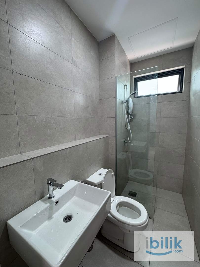 Kenny Hill Residence 2 Apartment Room For Rent  - Image 2