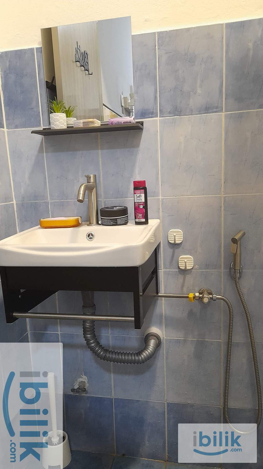 Mentari Court Apartment , Girl unit, Medium Room - Image 2