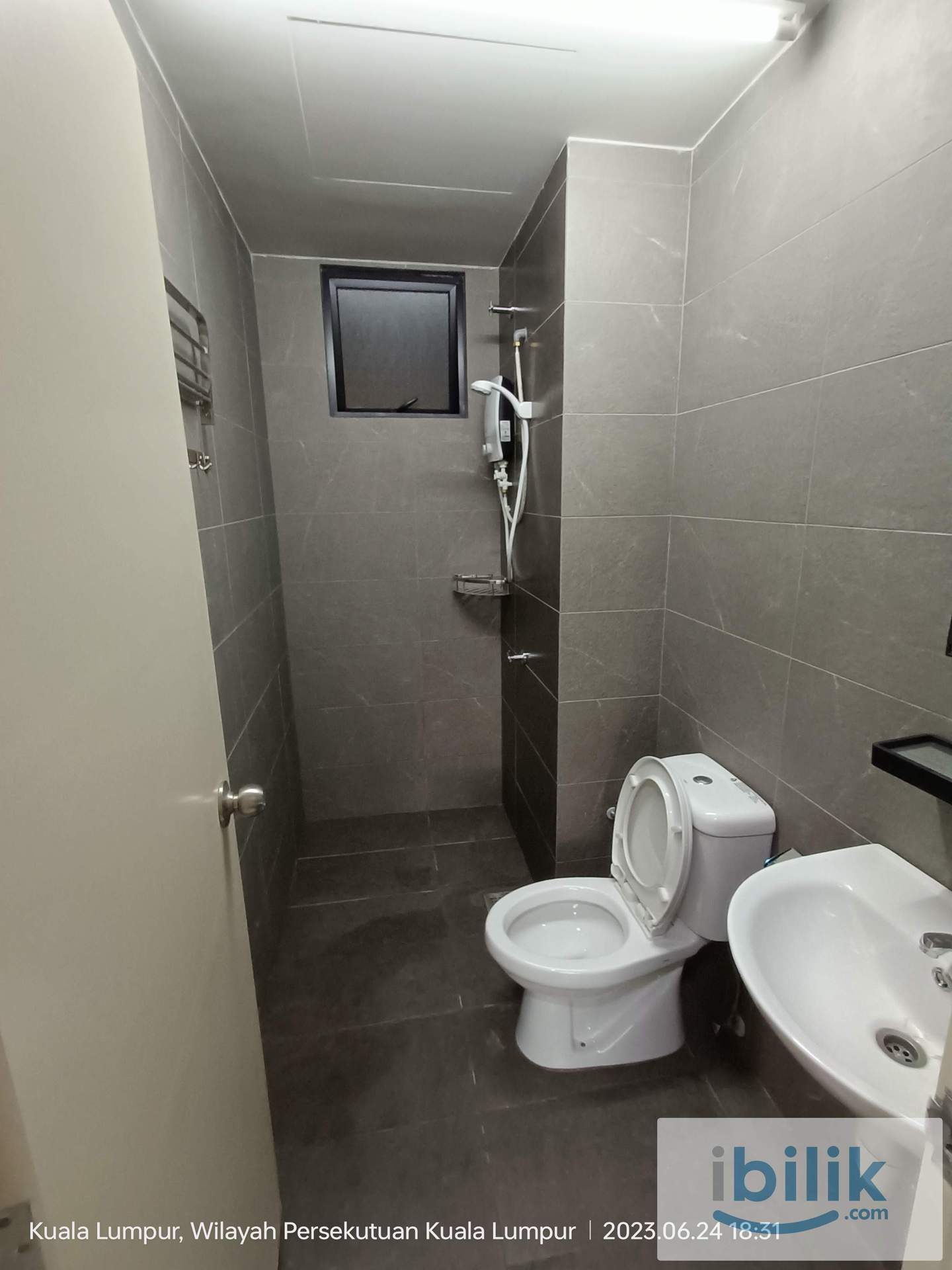 [Master Room] Maxim Majestic , 5 min to UCSI, 1 min to MRT Connaught [Fully+AC] - Image 6