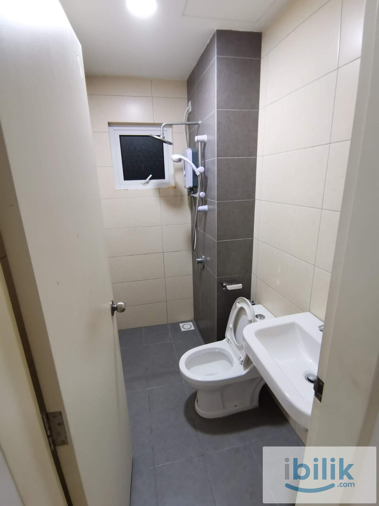 [Master Bedroom  Holmes1 & 2, 7min to UCSI University, Near Hukm [Fully + AC) - Image 7